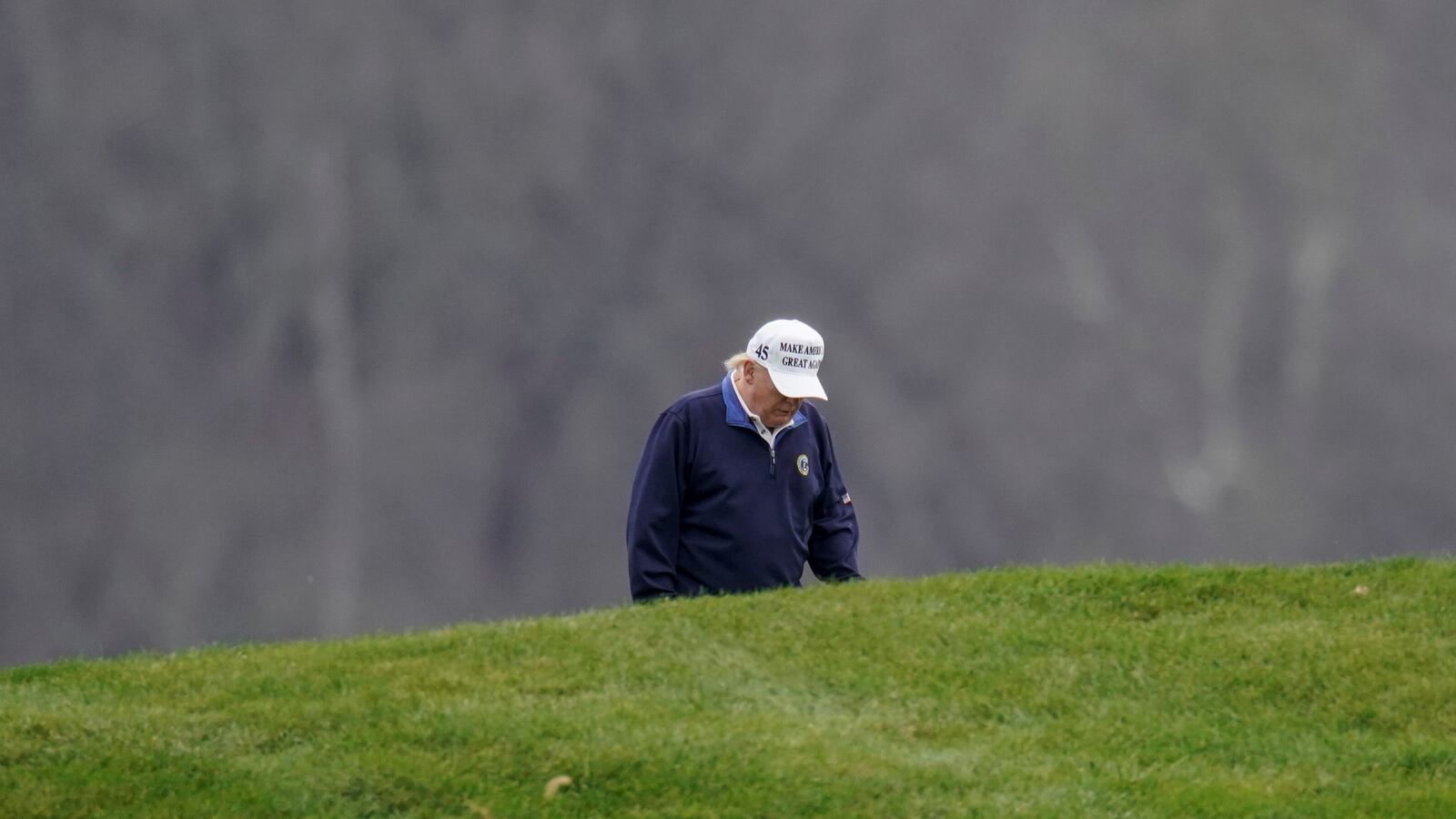 2020-12-31T091807Z_700616546_RC29YK9Q63OT_RTRMADP_3_TRUMP-GOLF-SCOTLAND_1_wapp2t