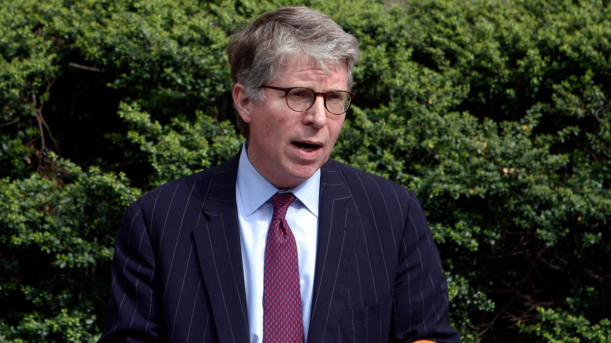 cheats/2011/07/05/report-da-to-drop-strauss-kahn-case/dsk-cyrus-vance_db3b6c