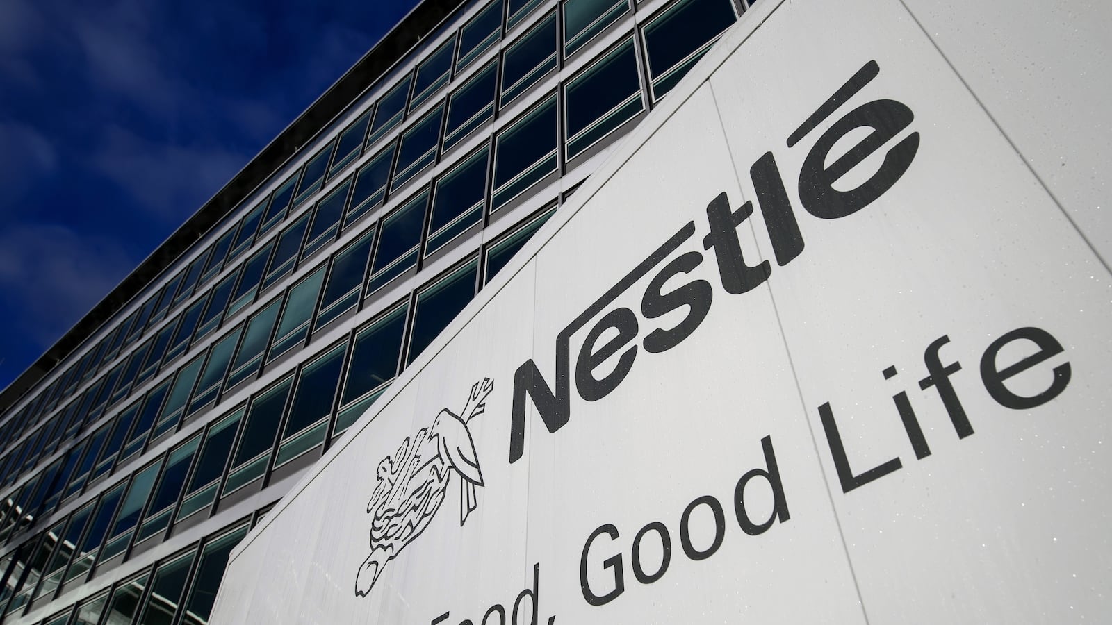 cheats/2014/10/29/nestle-japan-hiring-1-000-robots/141029-nestle-robots-cheat_vpjlp3