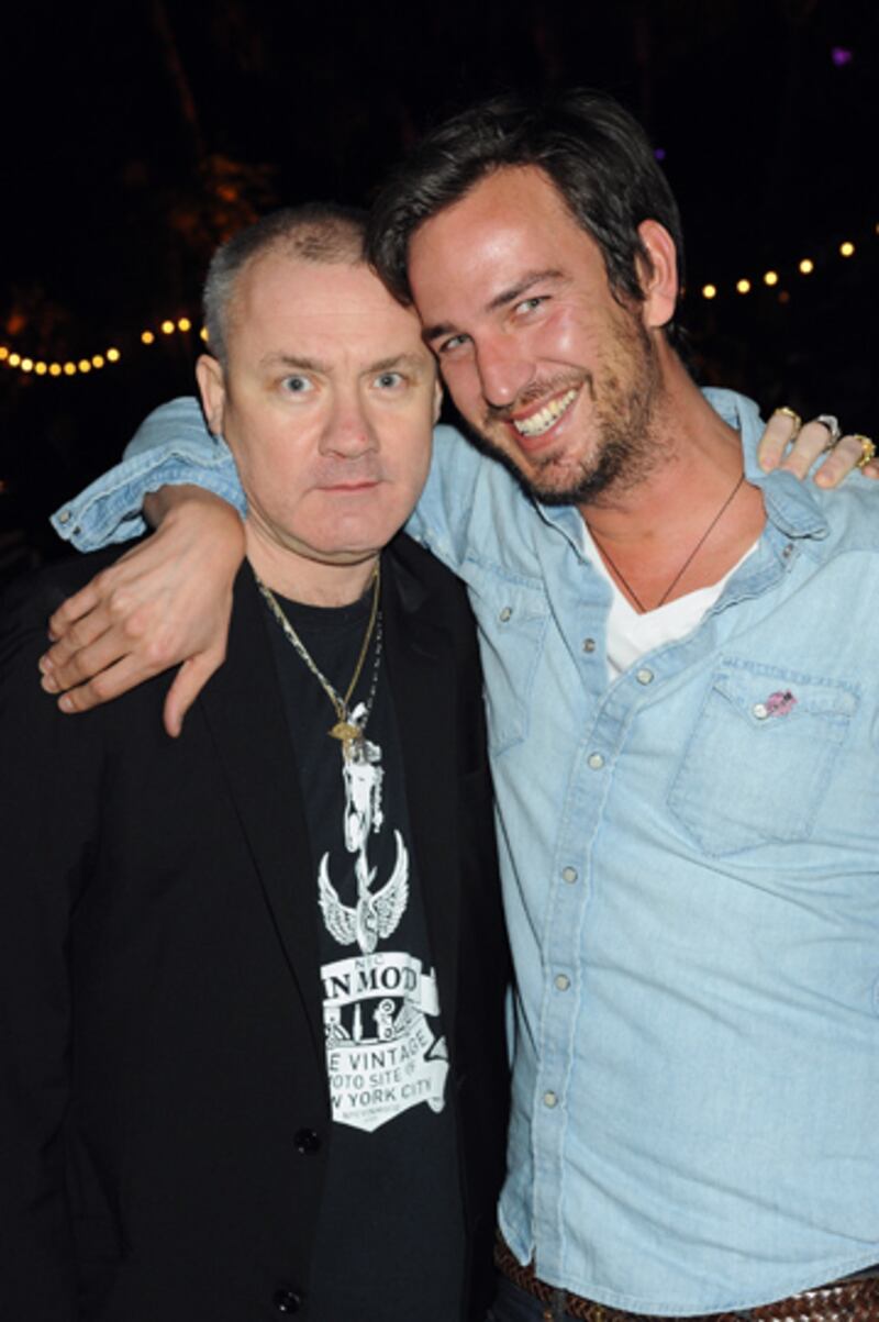 galleries/2011/12/03/stars-at-art-basel-photos/stars-at-art-basel-hirst_tgkdgv