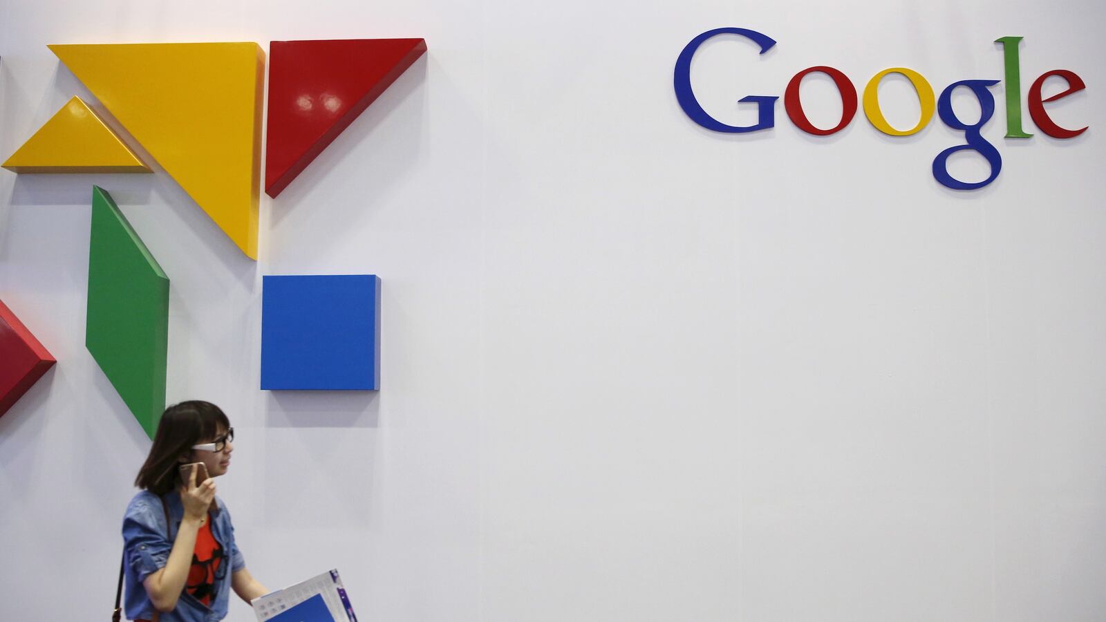 cheats/2015/08/17/google-launches-solar-energy-project/150817-google-cheat_dnp2qs