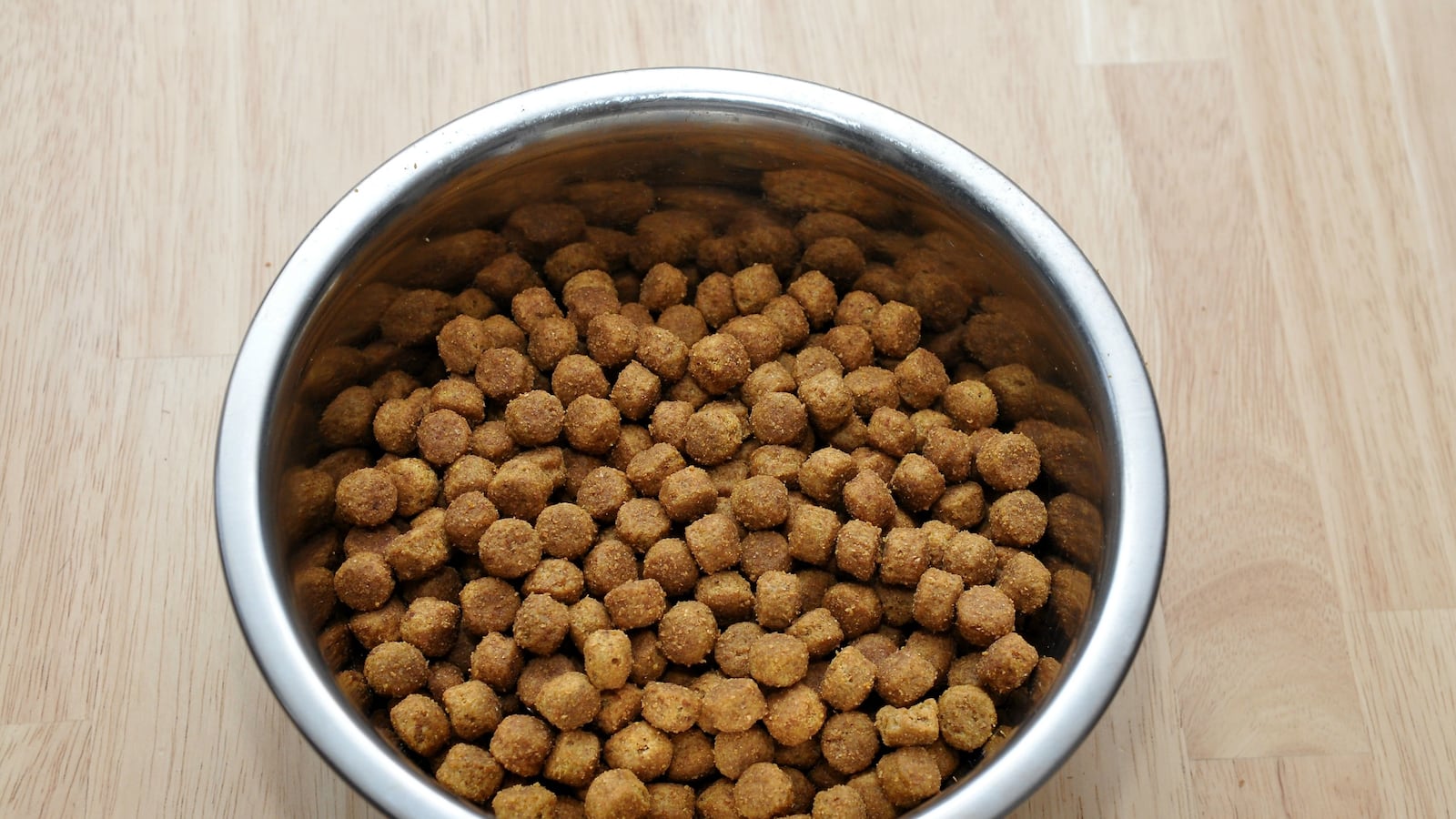 cheats/2017/02/07/euthanasia-drug-found-in-dog-food/170207-dog-food-recall-cheat_kgembq