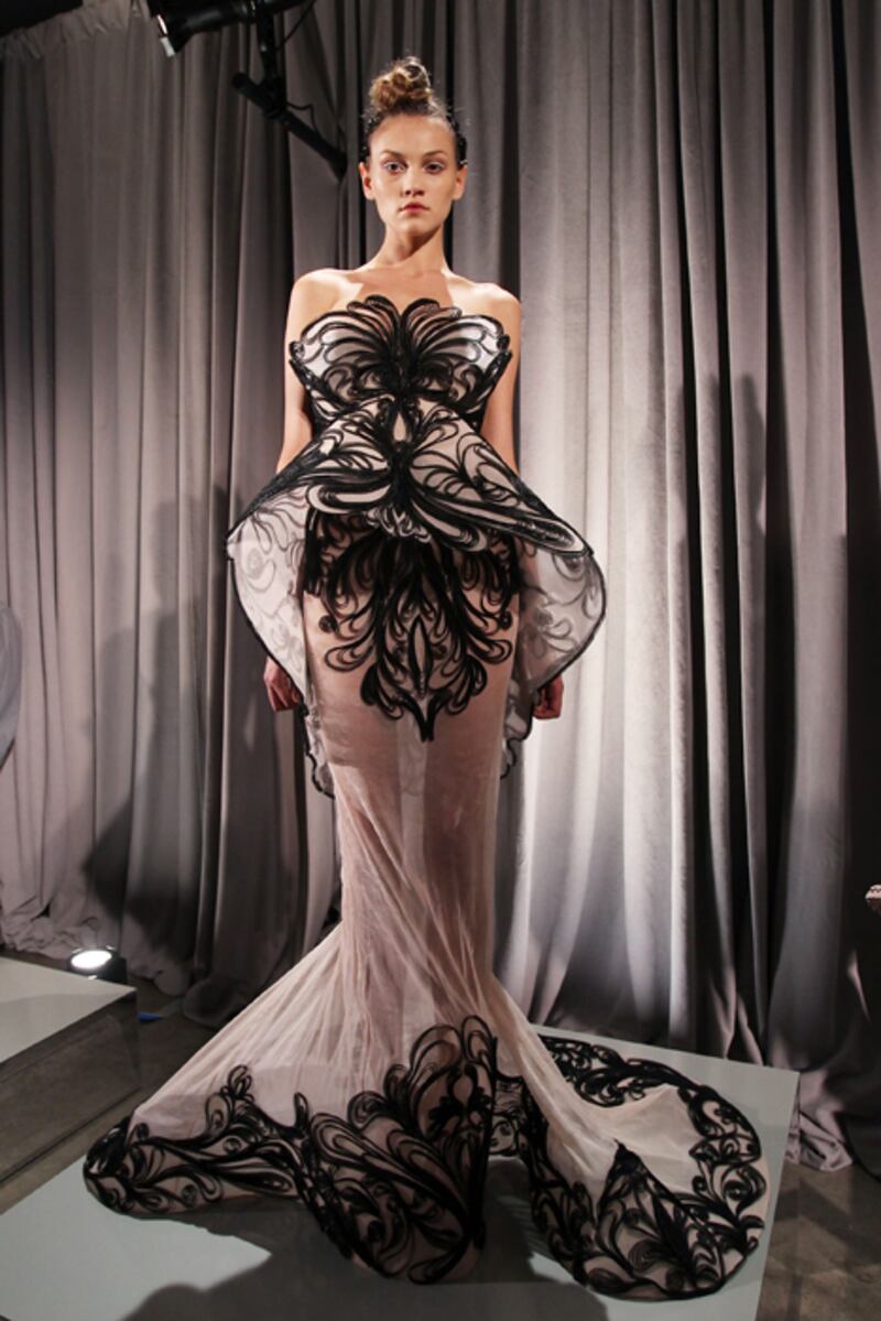 galleries/2010/09/15/fashion-wrap-day-7/fashion-wrap-day-7---marchesa-3_xhdi6n