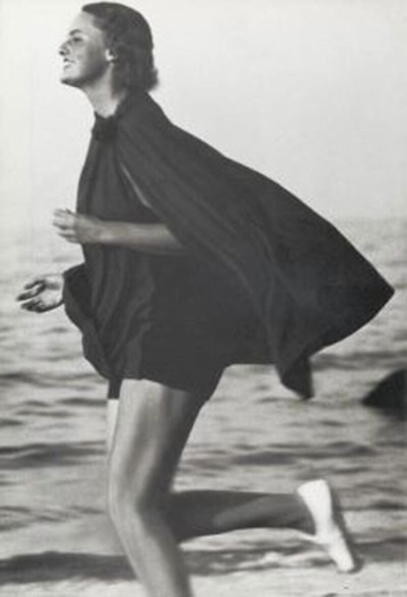 galleries/2010/04/28/american-woman-fashioning-a-national-identity/american-woman-fashioning-a-national-identity---1_yrjjxt