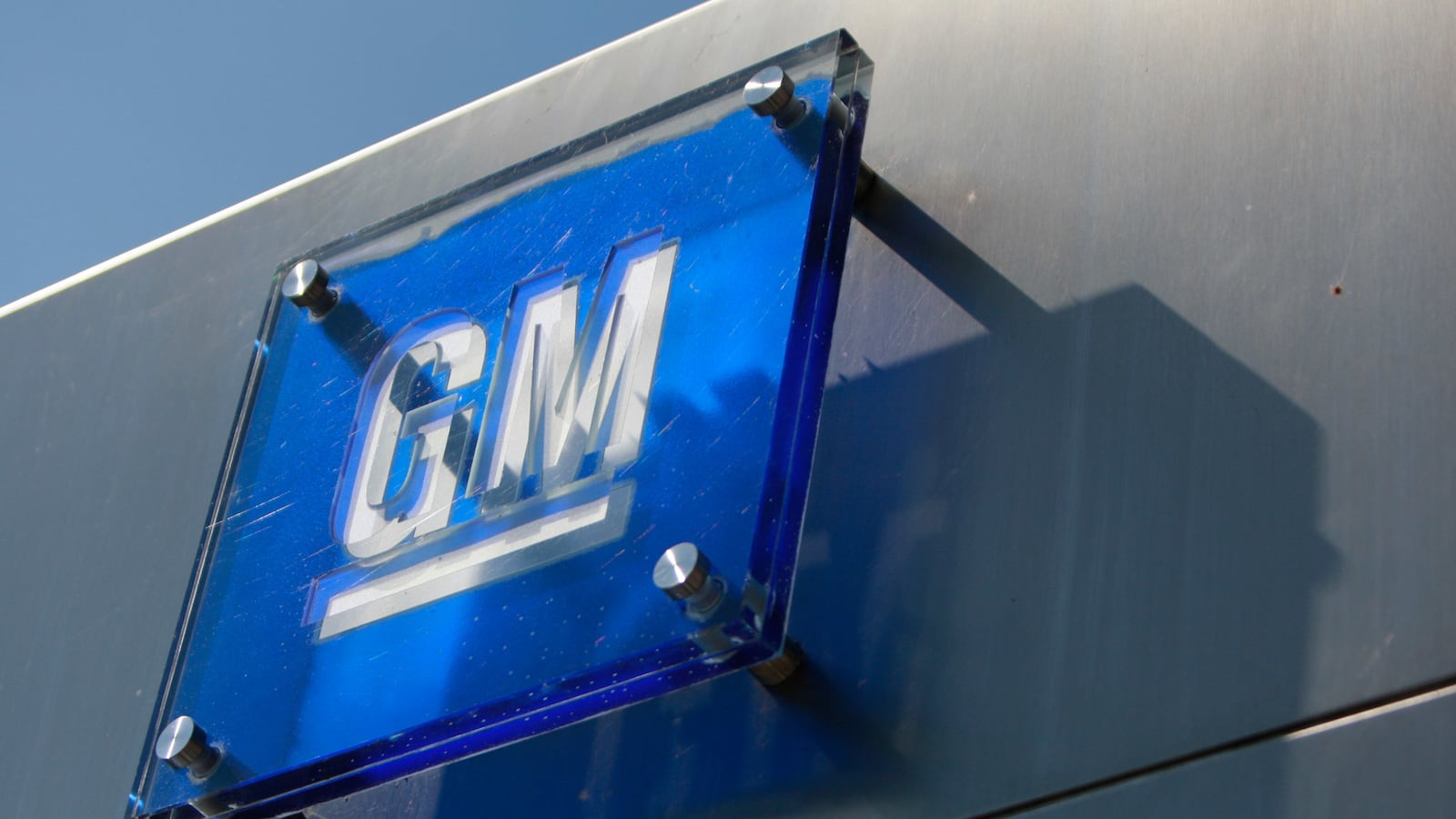 cheats/2014/06/30/gm-breaks-all-time-record-for-recalls/140630-general-motors-cheat_ladisd