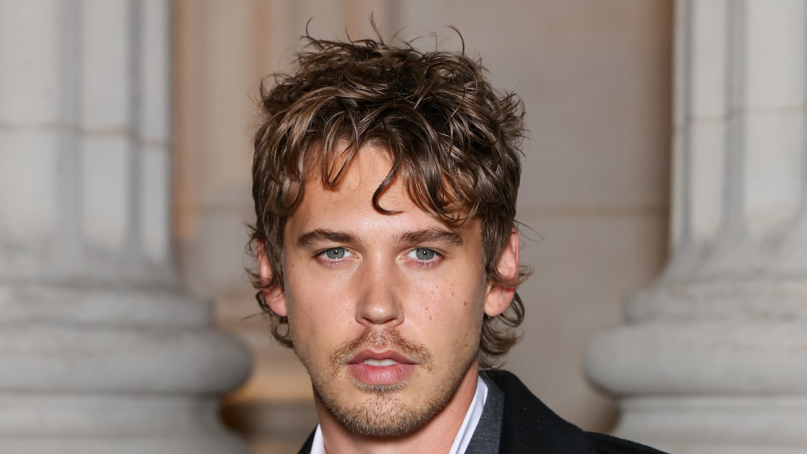 PARIS, FRANCE - JANUARY 27: (EDITORIAL USE ONLY - For Non-Editorial use please seek approval from Fashion House) Austin Butler attends the Saint Laurent Menswear Fall/Winter 2026-2027 show as part of Paris Fashion Week on January 27, 2026 in Paris, France. (Photo by Pierre Suu/Getty Images)