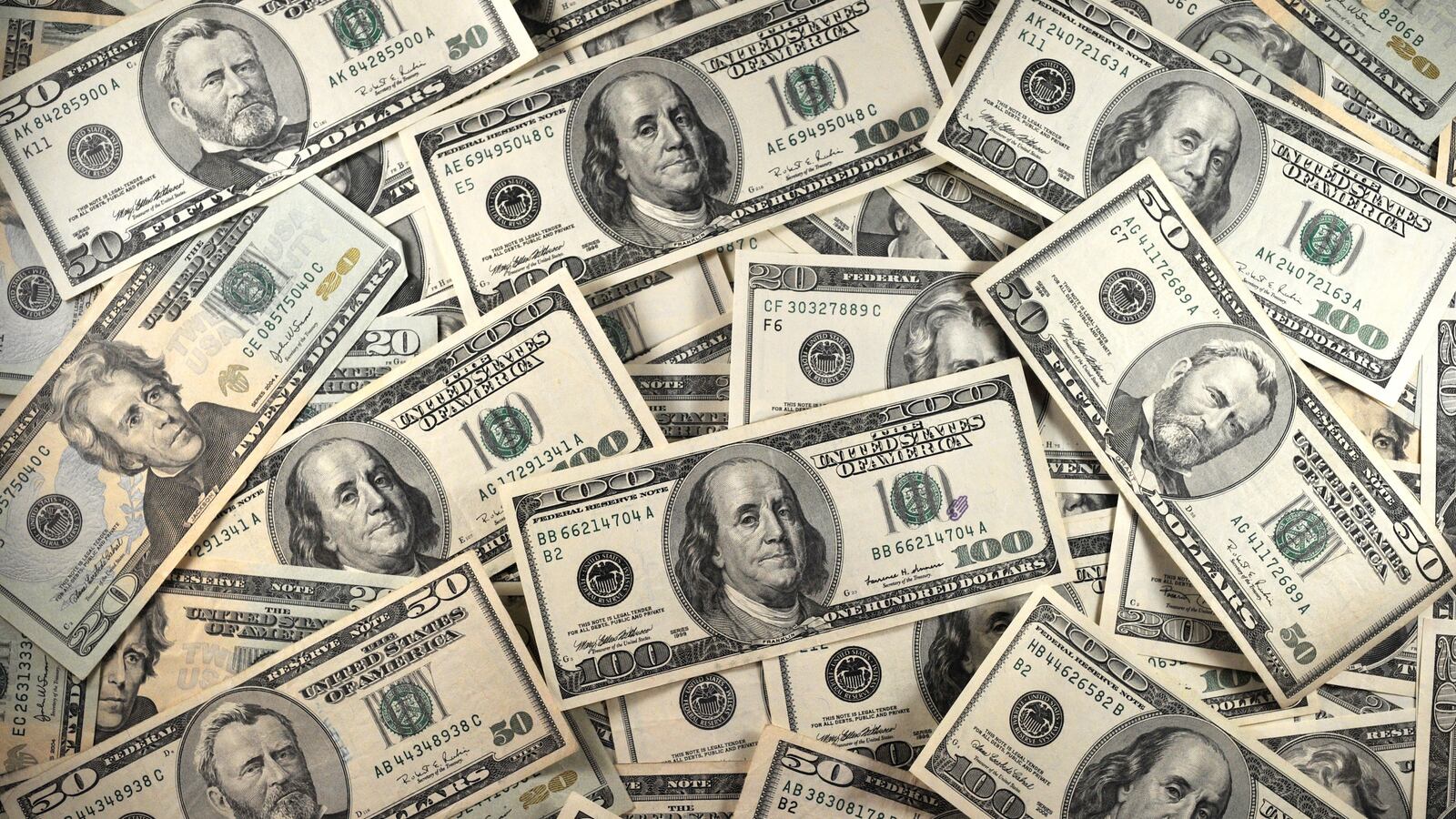 articles/2016/07/06/cab-driver-returns-187-000-he-found-in-backseat/160706-Place-cab-driver-returns-_187K-Tease_ky6vup