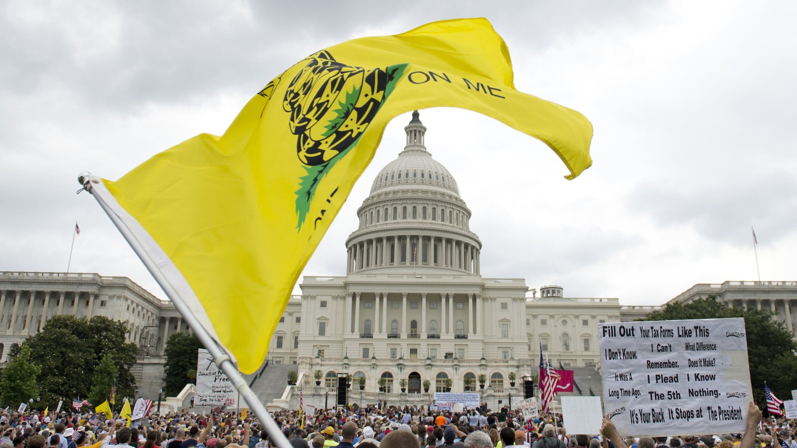 articles/2013/07/26/lindsey-graham-s-tea-party-opponents-are-emerging/130725-tea-party-freedlander-tease_mbtrta