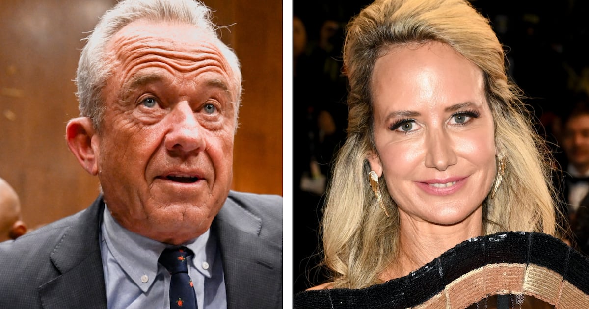 Epstein Apologist Pals Around Trump Golf Course With RFK Jr.