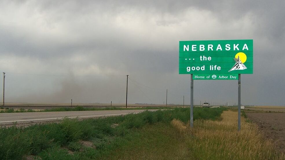 1280px-Welcome_nebraska_bqawb5