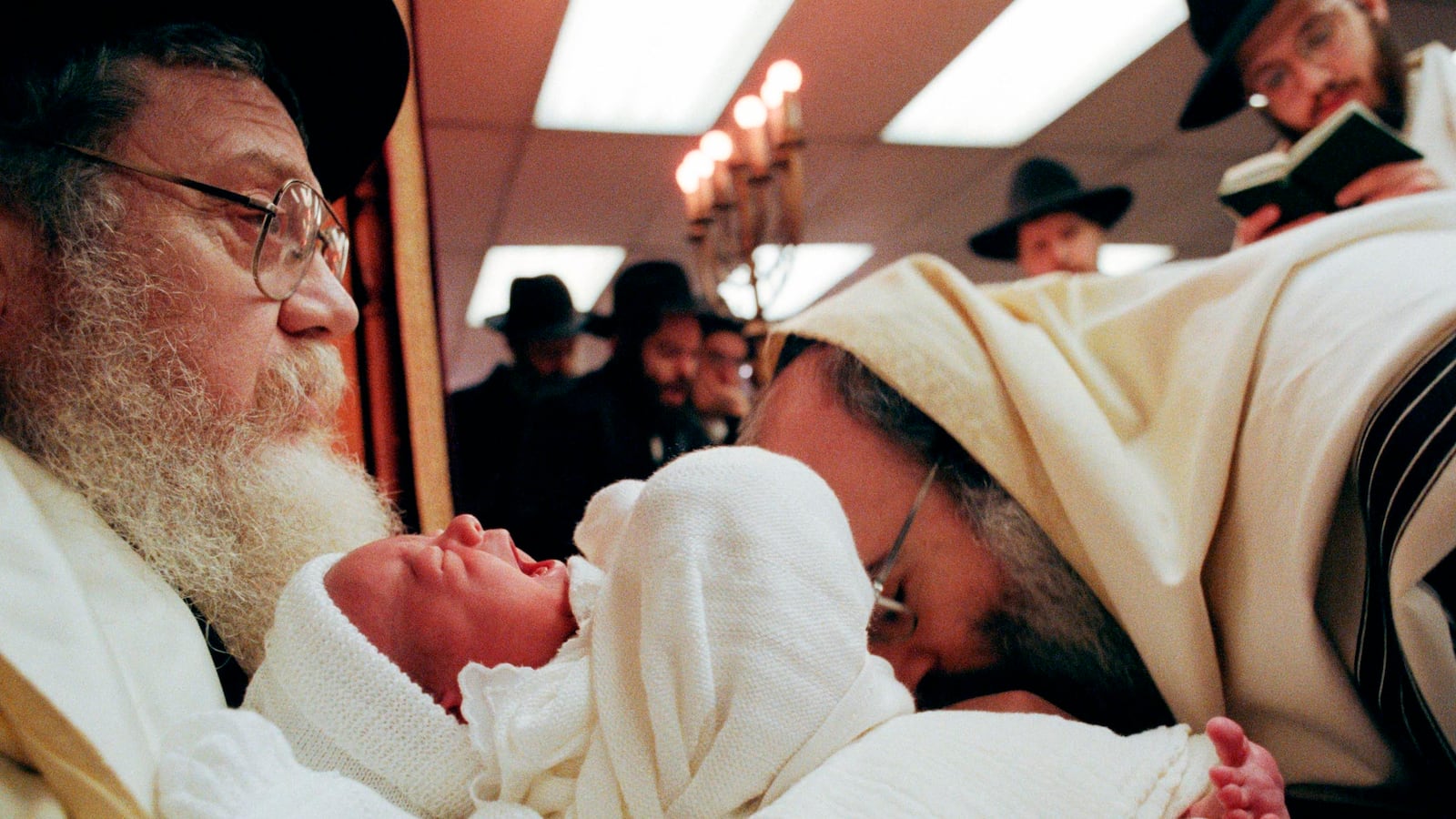 articles/2014/07/29/why-ultra-orthodox-jewish-babies-keep-getting-herpes/140728-shire-herp-tease_c8zblg