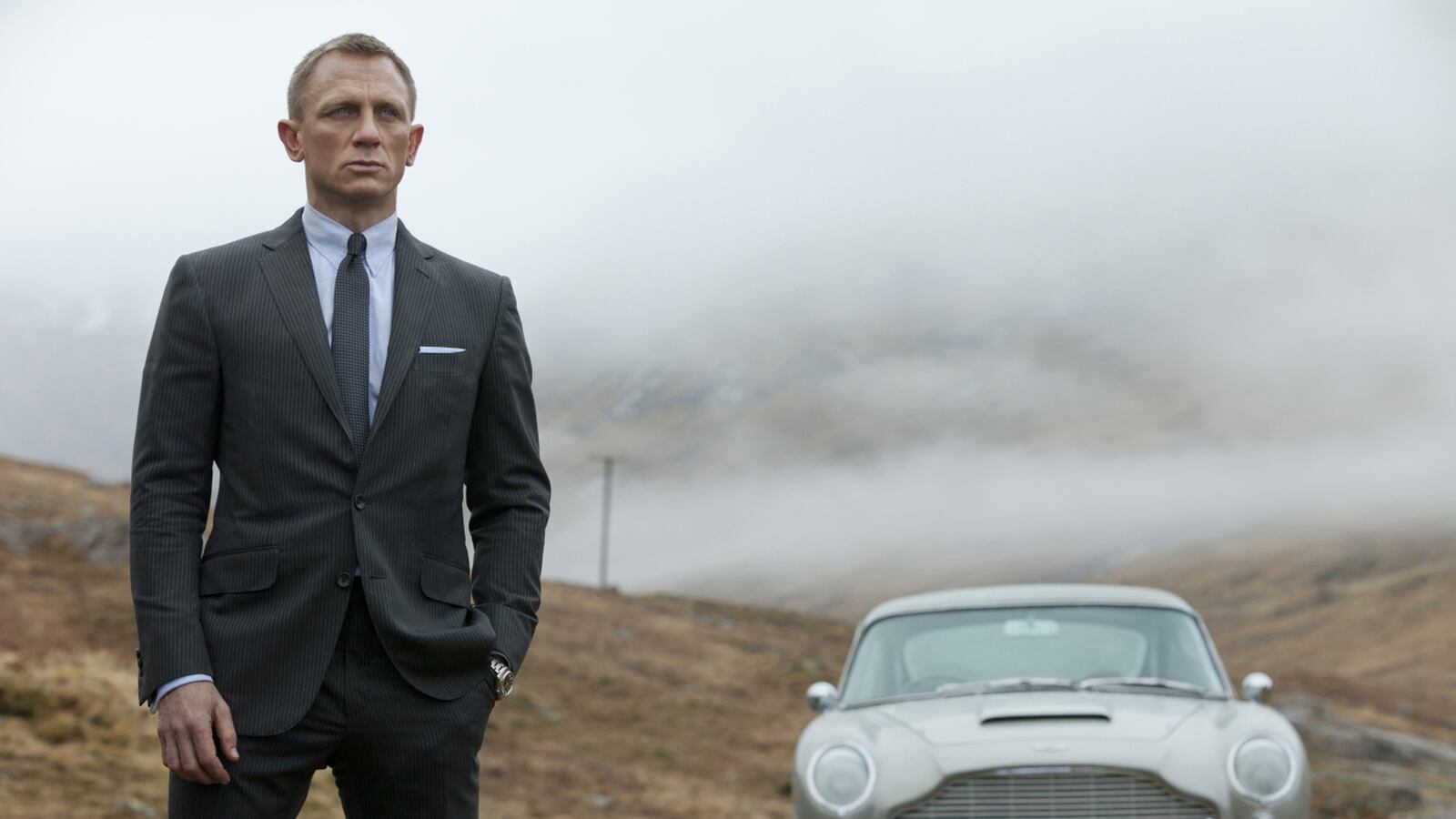 cheats/2012/11/11/skyfall-grosses-87-8-million/skyfall-stern-setoodeh-tease_siombx