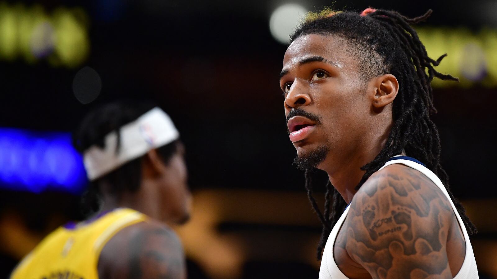2023-04-25T033832Z_1494510871_MT1USATODAY20532028_RTRMADP_3_NBA-PLAYOFFS-MEMPHIS-GRIZZLIES-AT-LOS-ANGELES-LAKERS_uqx4xu