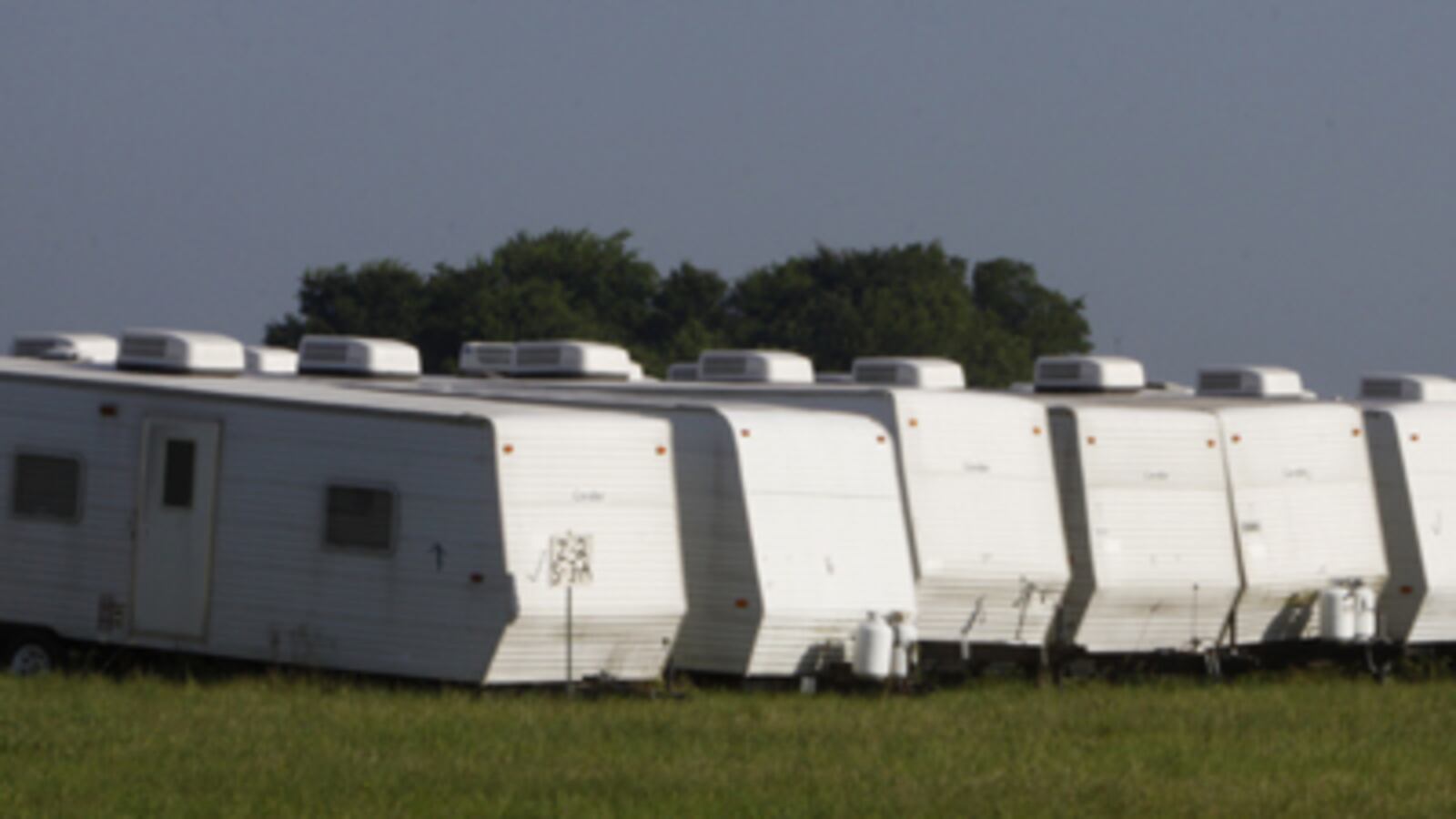 cheats/2009/07/24/fema-blows-it-again/fema-trailers_tbcrzz