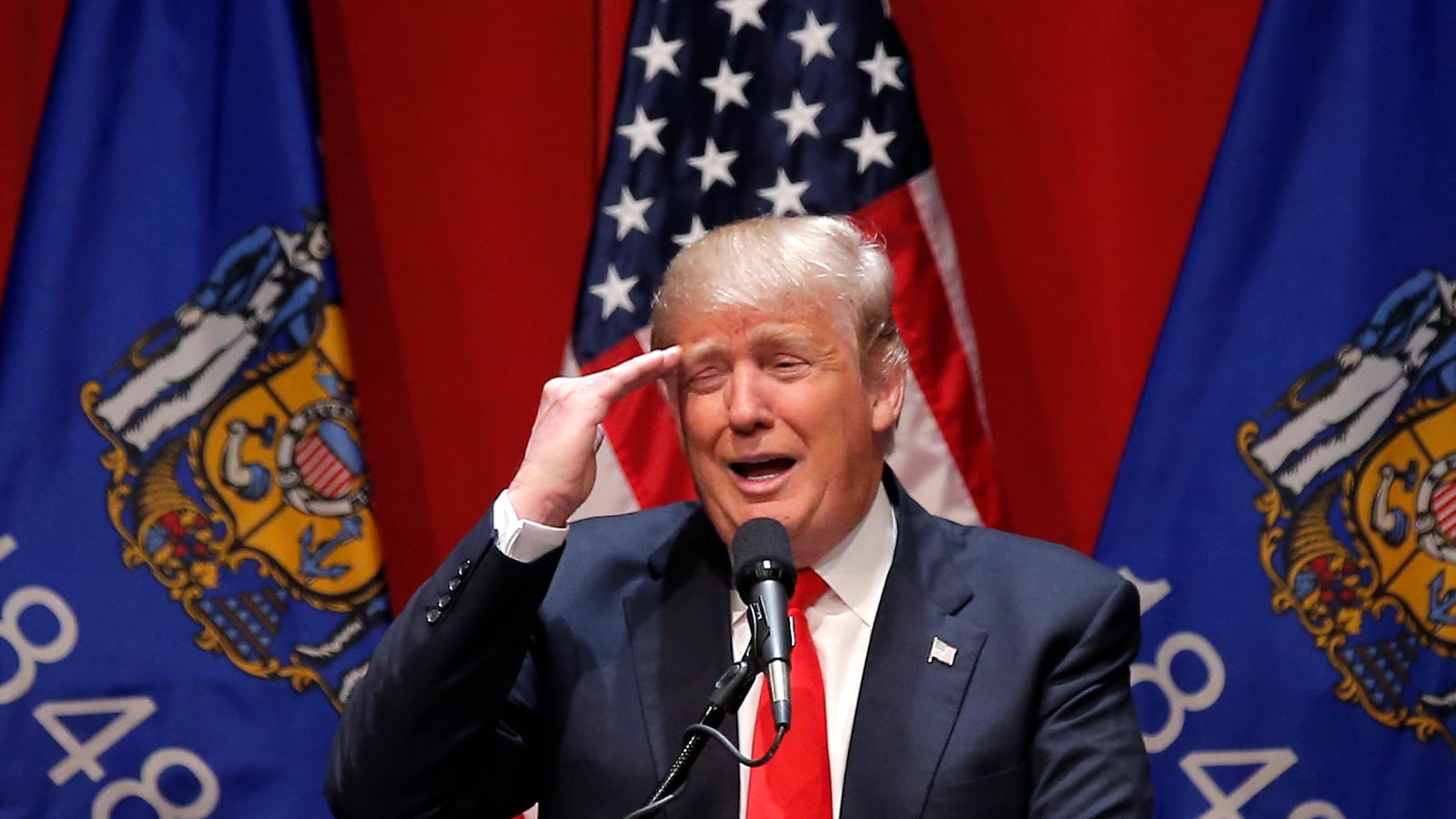 articles/2016/04/10/donald-trump-s-all-american-refusal-to-ever-say-i-m-sorry/160408-Rosenbaum-trump-arrogance-tease_tguel6