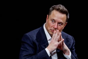 FILE PHOTO: Elon Musk, CEO of Tesla and SpaceX, gestures as he attends the Viva Technology conference dedicated to innovation and startups at the Porte de Versailles exhibition centre in Paris, France, June 16, 2023. REUTERS/Gonzalo Fuentes/File Photo