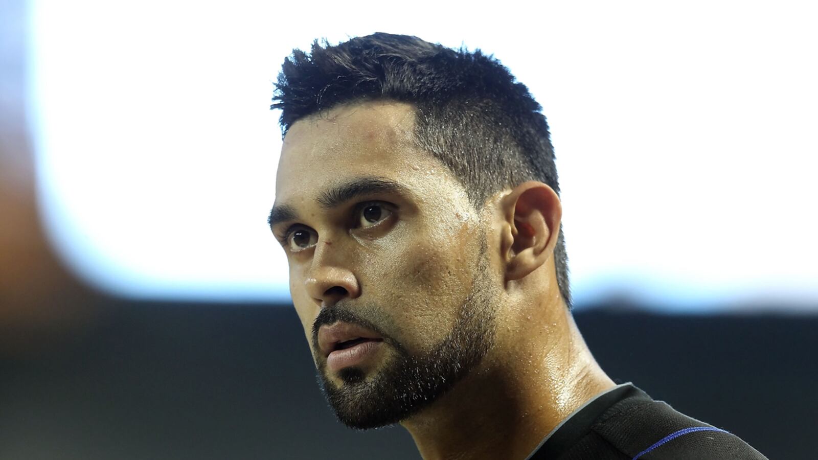 cheats/2011/08/23/bathroom-break-delays-mets-game/baseball-angel-pagan-bathroom-emergency-cheat_x2qstp