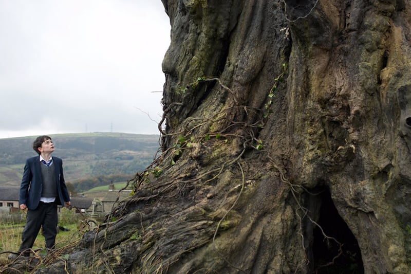 articles/2016/12/01/holiday-movie-preview-rogue-one-la-la-land-and-other-films-to-help-take-your-mind-off-trump/160826-stern-fall-films-monster-calls_a4grgh