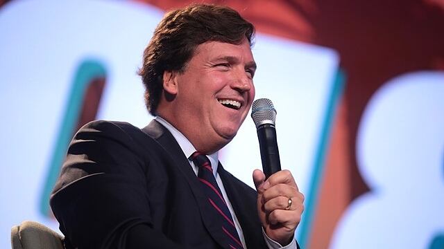 640px-Tucker_Carlson__45767598834_kwxypn