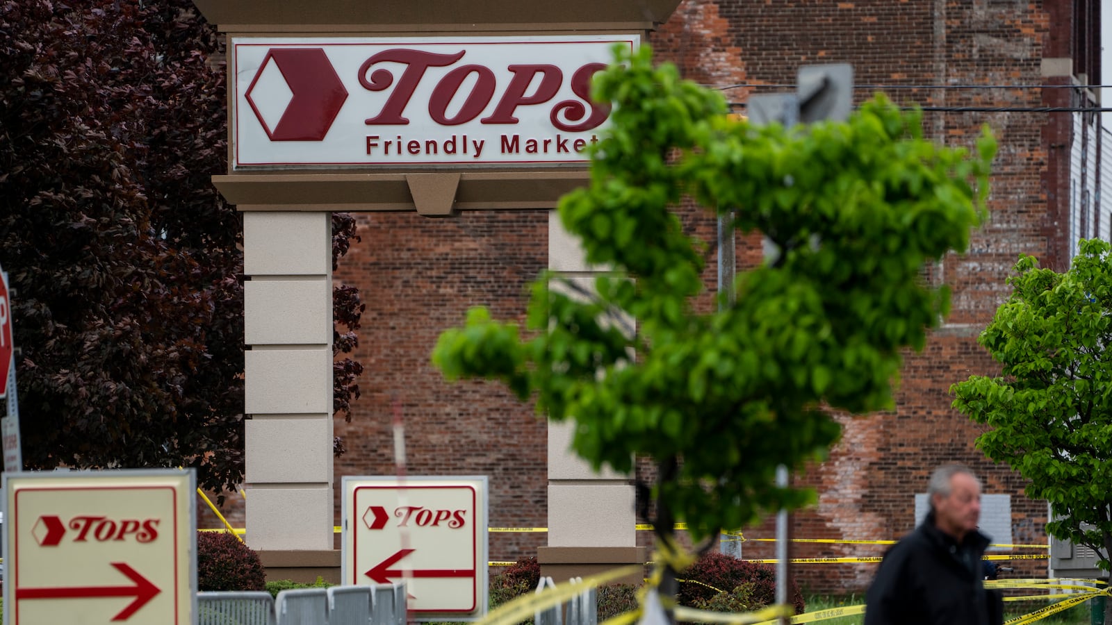 tops_supermarket_mqigsb