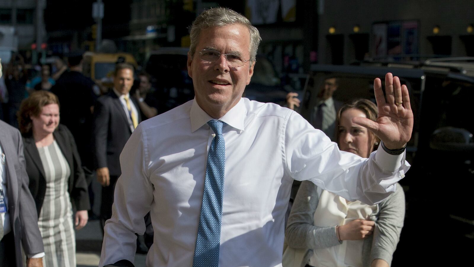 cheats/2015/09/09/jeb-w-showed-poor-fiscal-restraint/150909-jeb-bush-late-show-cheat_p0hxwr