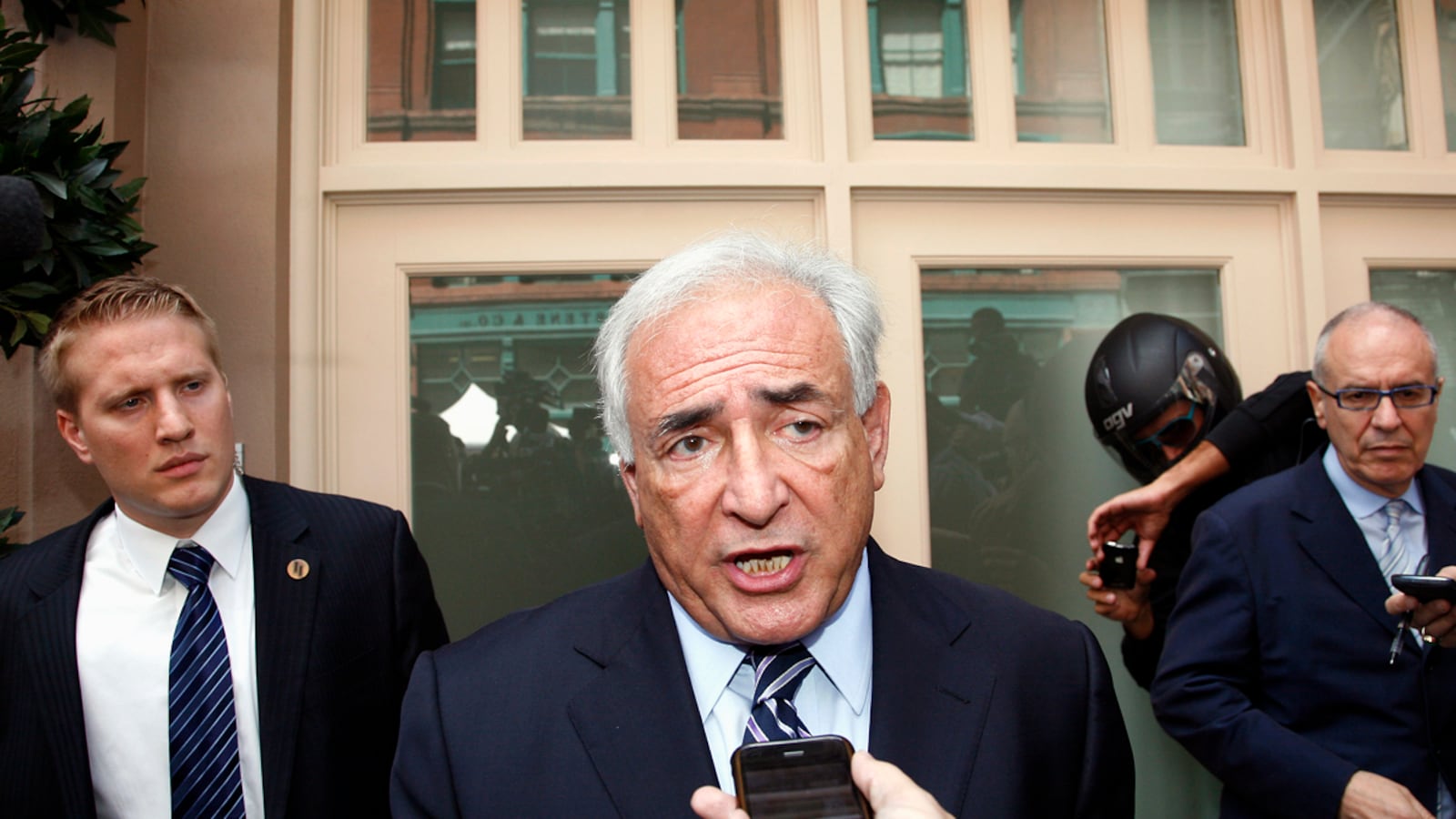 articles/2011/08/23/dsk-case-charges-dropped-but-political-future-uncertain/strauss-kahn-france-mcnicoll_azfujw