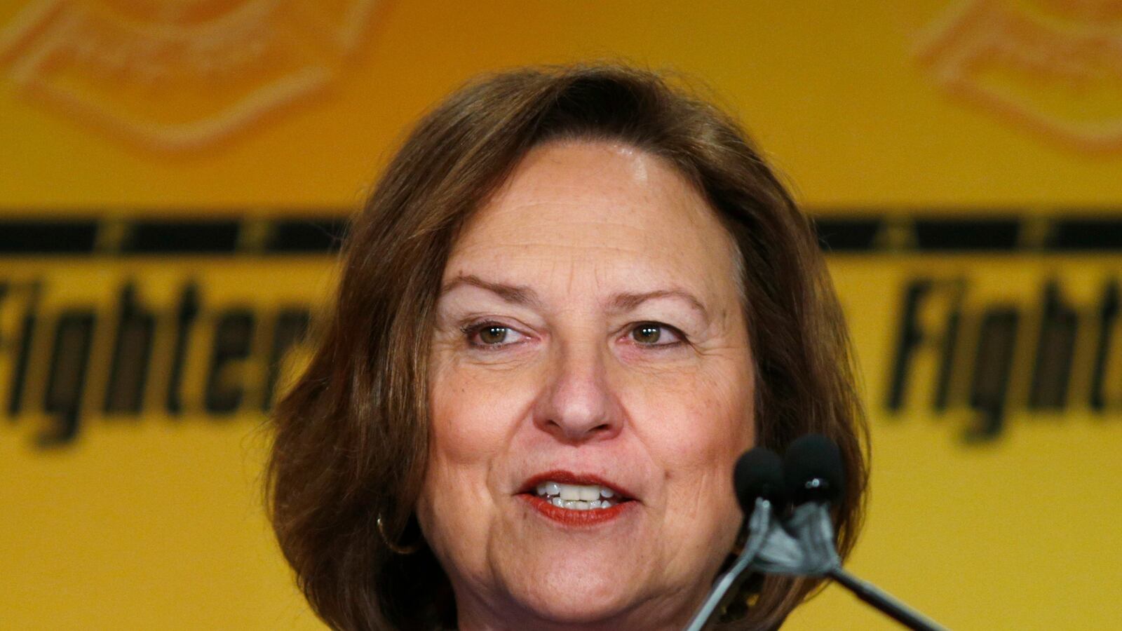 cheats/2016/10/12/gop-senator-re-endorses-trump/161012-deb-fischer-cheat_a6djs7