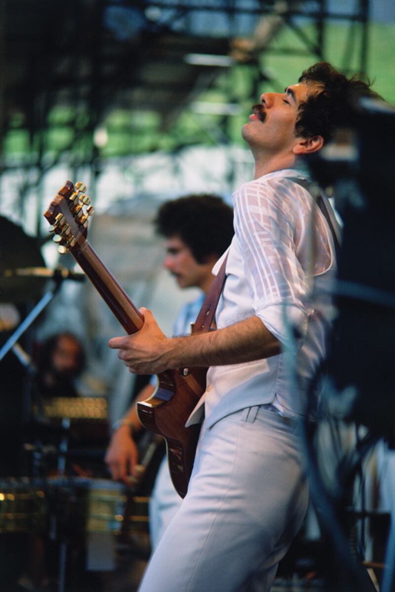 galleries/2011/07/29/the-rolling-stone-years-rock-icons-of-the-1960s/carlos-santana-rolling-stone-magazine-photos_vka3ph