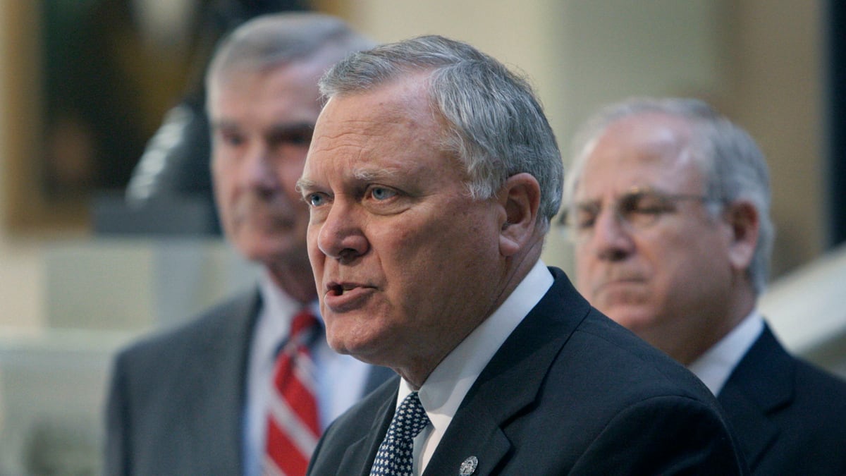 cheats/2011/07/05/widespread-cheating-uncovered-in-atlanta-schools/atlanta-schools-cheating-cheat_uln5cj