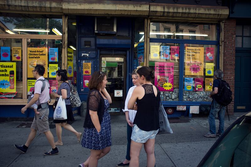 articles/2015/06/14/brooklyn-deli-s-artisinal-price-hike-is-no-joke/150613-crocker-artisenal-bodega-embed2_nyxmcr