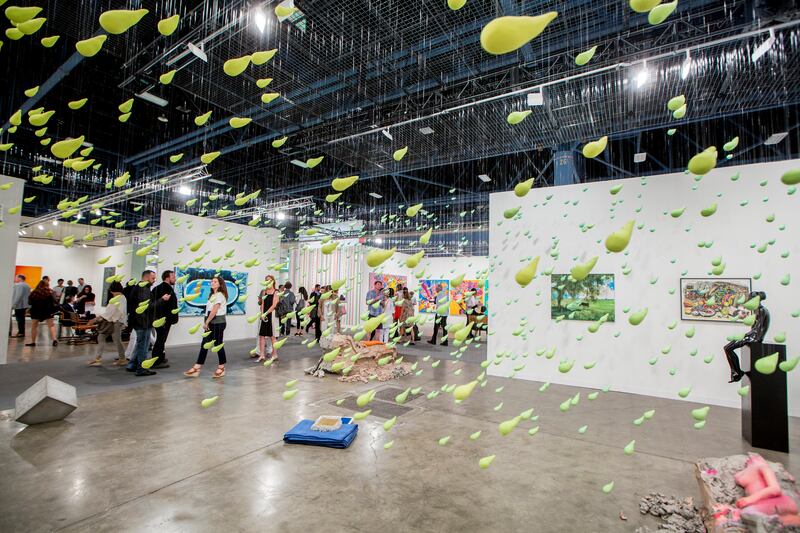 galleries/2014/12/06/art-basel-in-miami-beach-2014-photos/141205-art-basel-10_rhnev6