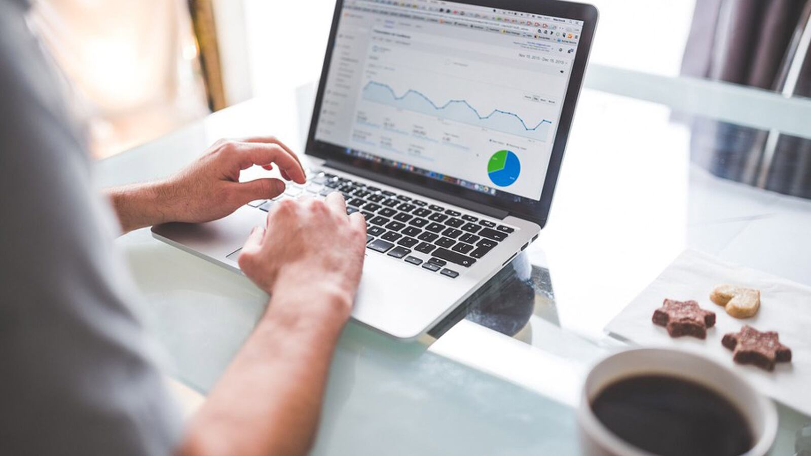 20171018_serpstat_hero_image_ouk15s