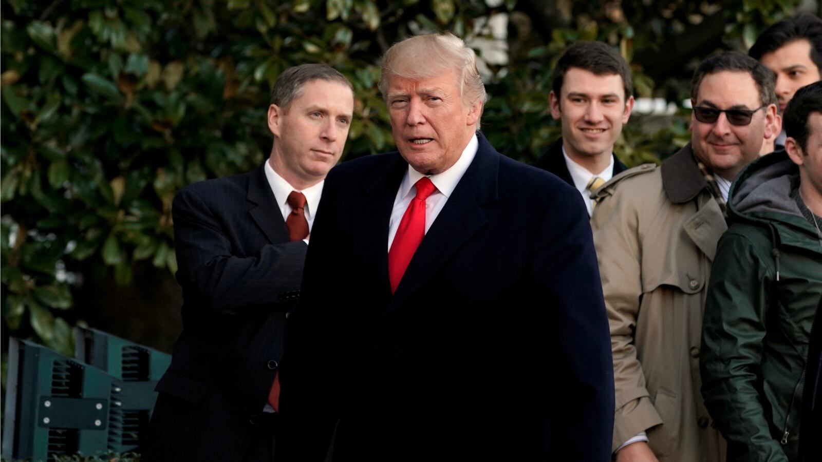 180118-trump-inauguration-gala-shutdown-cheat_uokwiw