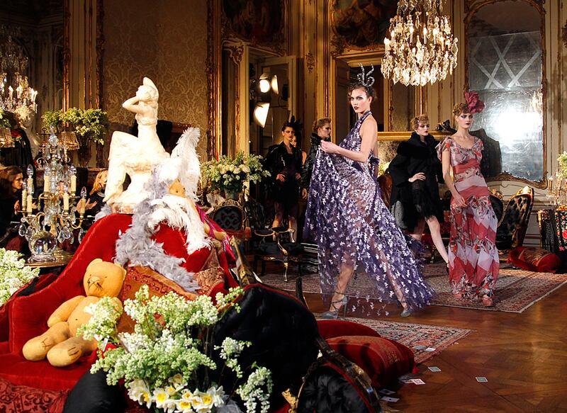 galleries/2011/03/06/john-galliano-collection-in-paris/galliano-paris-10_dczxkw