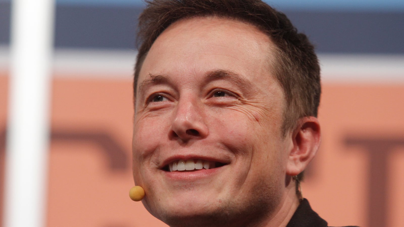 cheats/2013/08/12/elon-musk-to-unveil-hyperloop-plan/130812-musk-hyperloop-cheat_zsluza