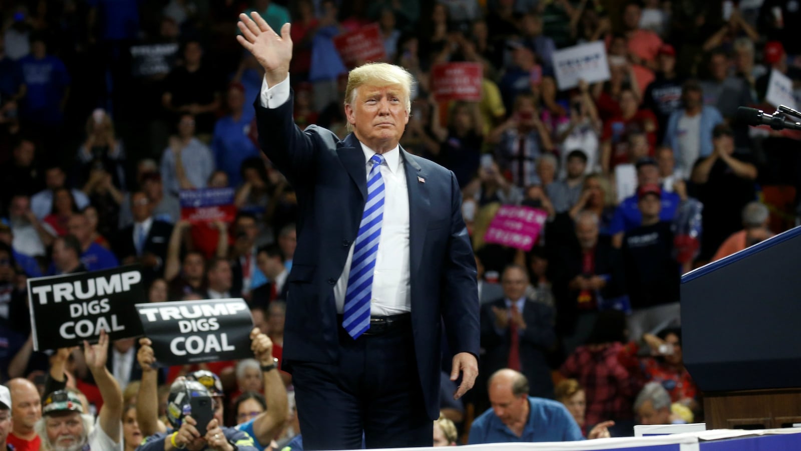 180821-trump-security-lawsuit-cheat_x6ltvj