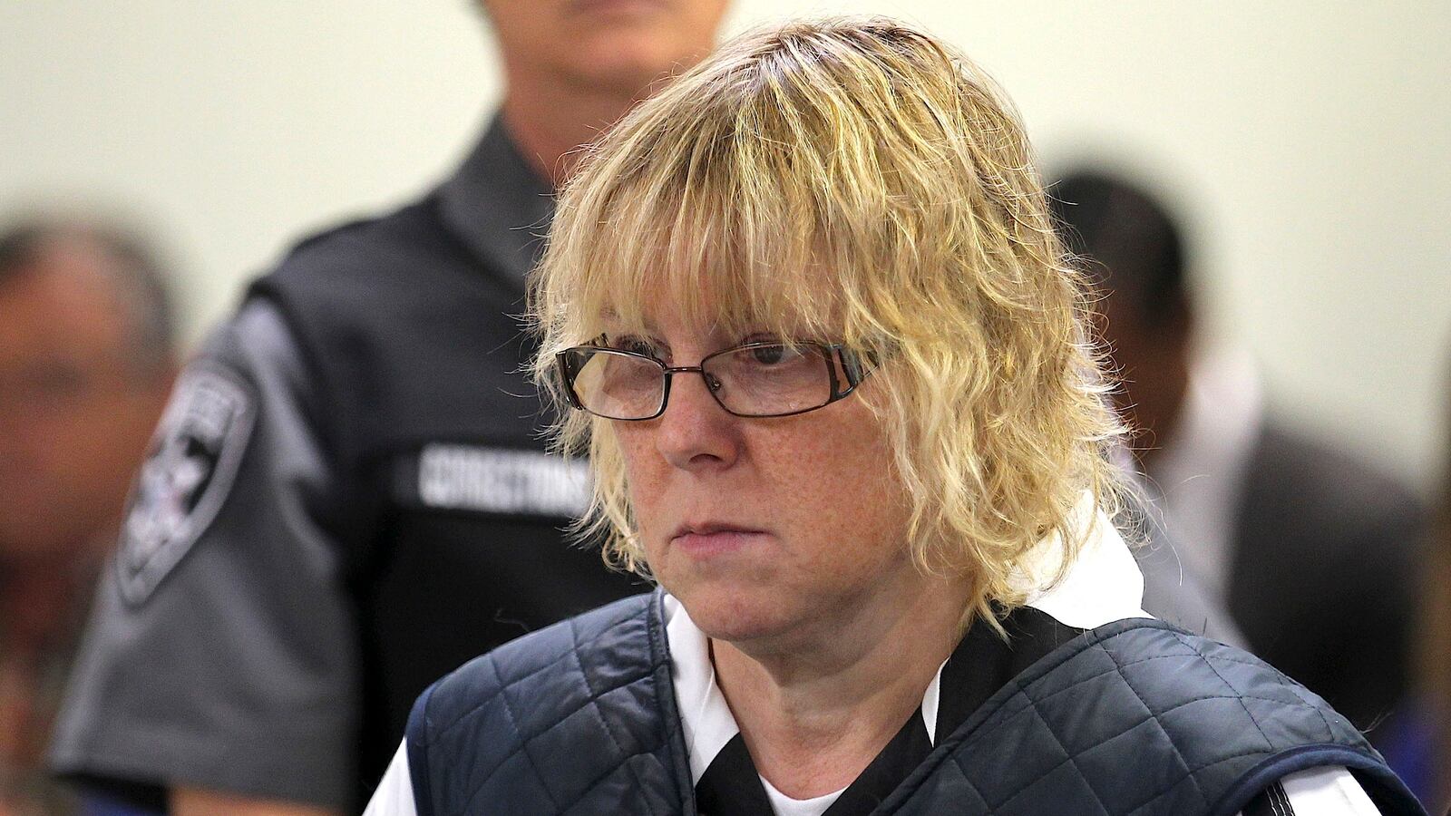 cheats/2015/06/24/worker-plied-inmates-with-pastries/150624-inmate-escape-baked-goods-cheat_m3e5oh