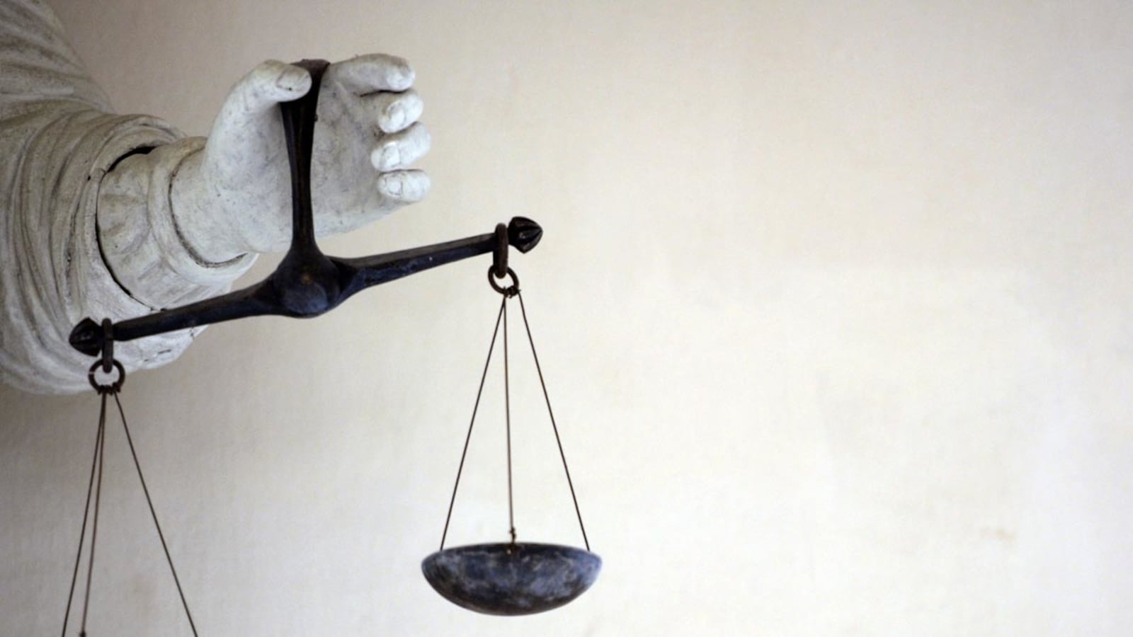 articles/2012/06/17/law-schools-fudge-numbers-disregard-ethics-to-increase-their-ranking/law-school-rankings-tamanaha_now6wk