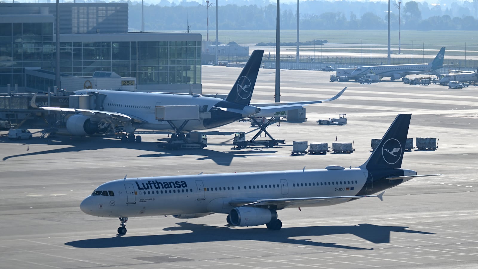 03 October 2025, Bavaria, Munich: An aircraft taxis at Munich Airport near Terminal 2. Around 20 flights were canceled at Munich Airport on Thursday evening due to drone sightings. Photo: Felix Hörhager/dpa (Photo by Felix Hörhager/picture alliance via Getty Images)