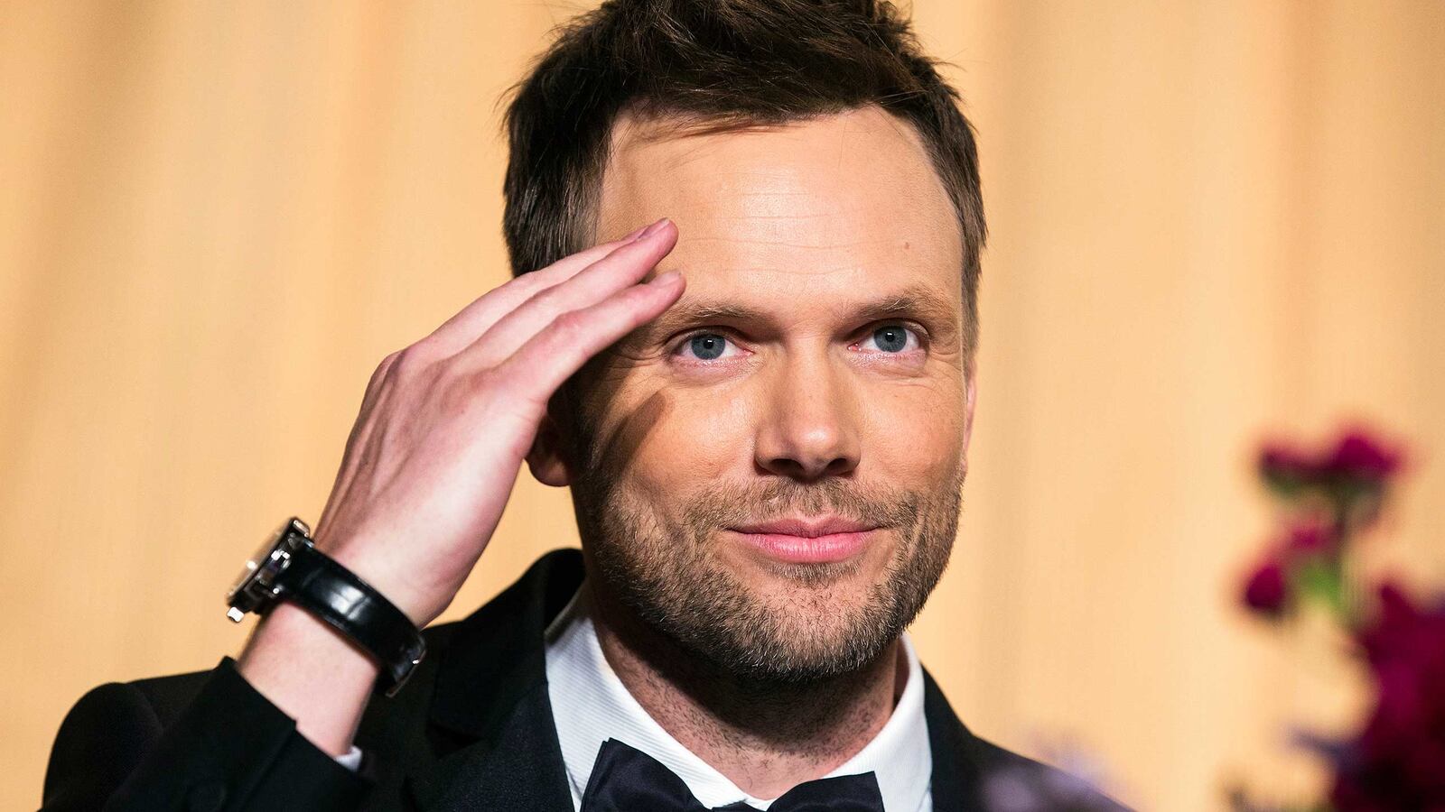 articles/2015/03/09/joel-mchale-talks-obamas-and-kardashians-i-live-in-the-greatest-country-in-the-world/150307-stern-joel-mchale-interview-tease_e1ddwb