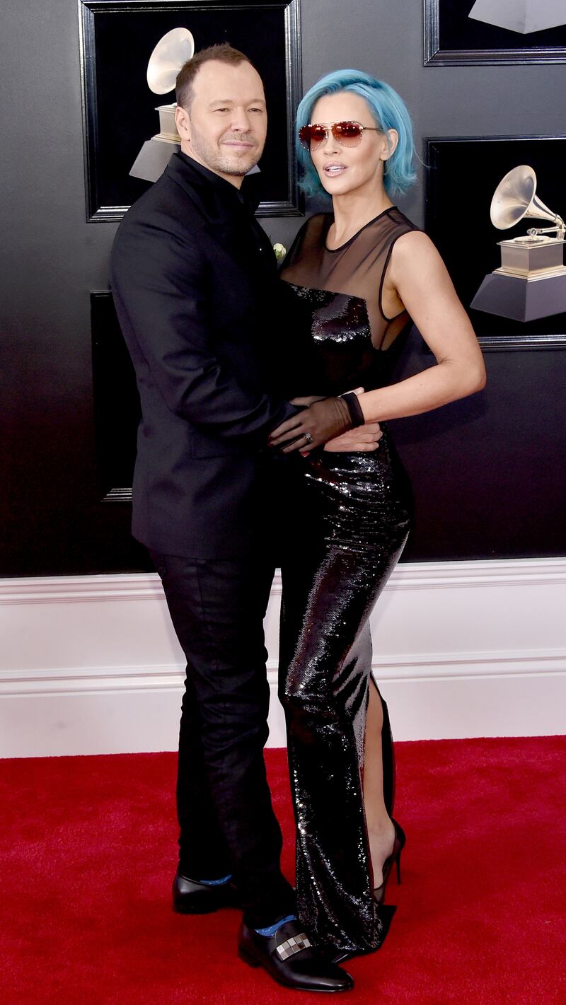 180128-grammys-red-carpet-jenny_xvku0i