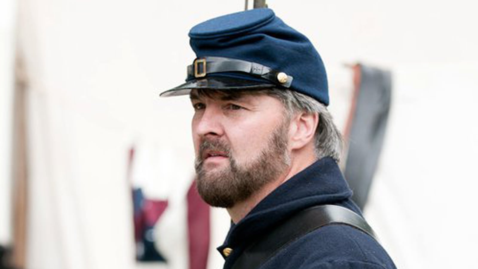 articles/2014/03/05/first-he-beat-christie-now-he-s-investigating-bridgegate/140304-nuzzi-carroll-tease_dcg9tm