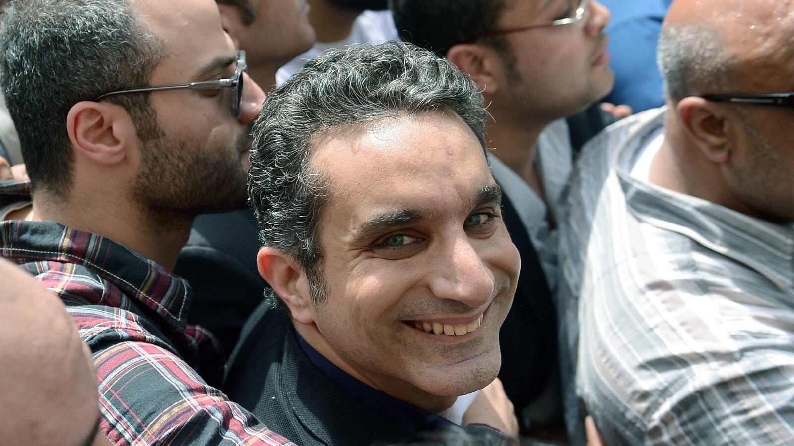 cheats/2013/03/31/egyptian-satirist-turns-himself-in/130331-bassem-youssef-cheat_wfhlcb