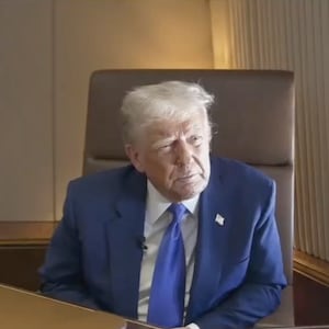 Donald Trump speaks with Sean Hannity.