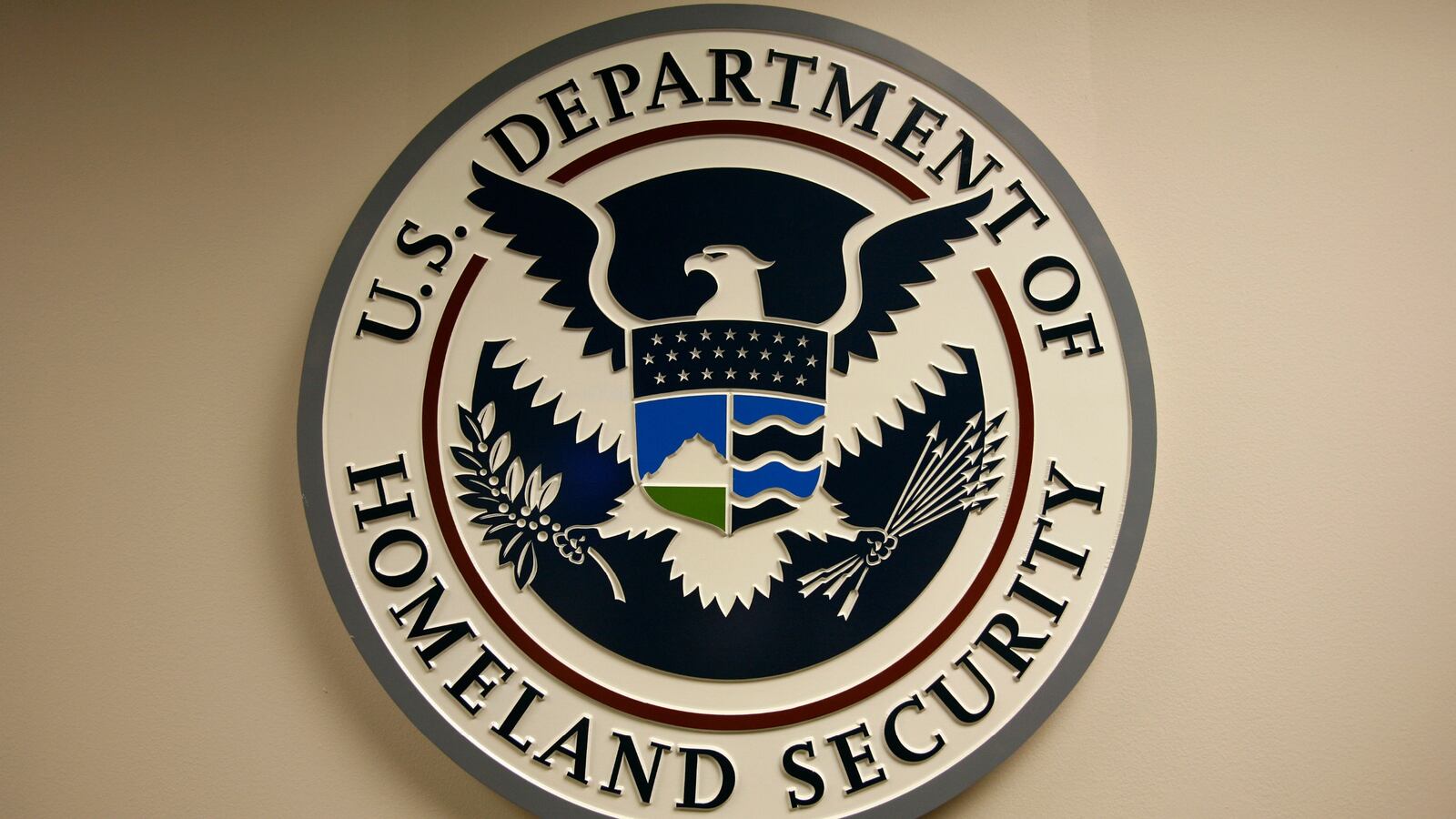 171224-dhs-pennsylvania-attacks-immigration-cheat_wnrego