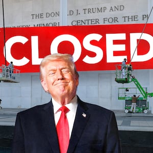 A "Closed" sign in front of the Kennedy Center.
