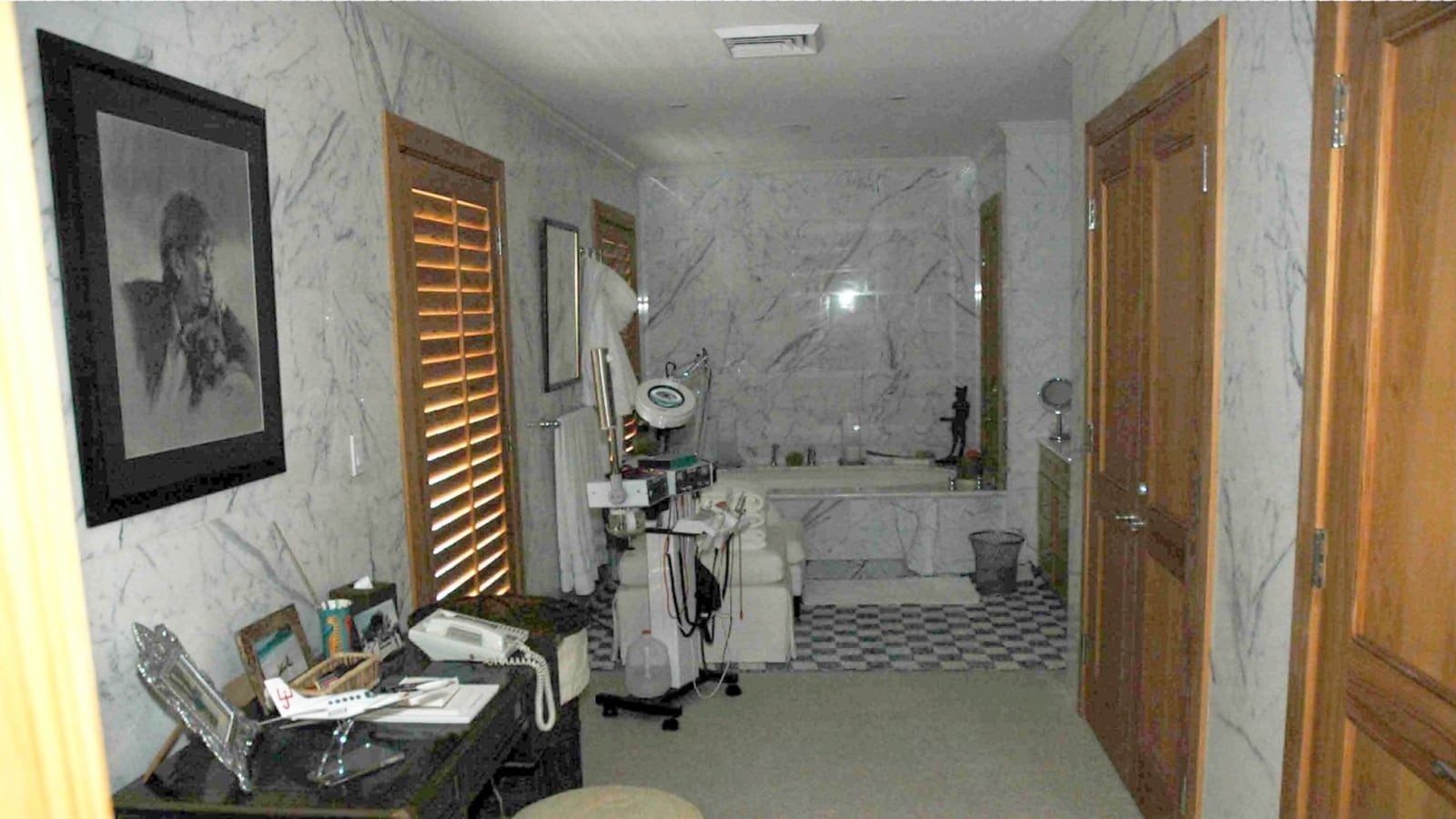 ghislaine-exhibits-46_mygroh