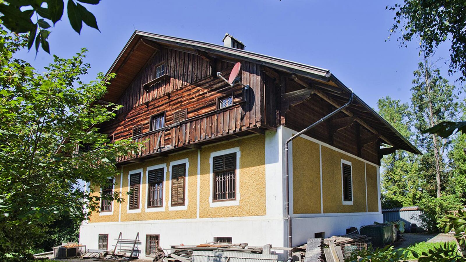 articles/2011/08/28/gottfried-w-austria-s-dungeon-dad-tortured-abused-2-daughters-for-40-years/austria-incest-torture-case-nadeau_qjkjjf