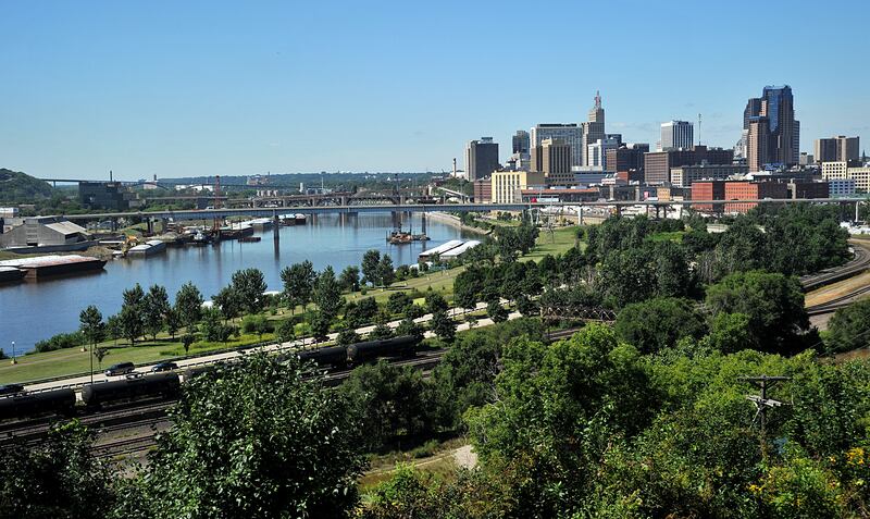 galleries/2014/02/14/best-cities-to-find-love-and-stay-in-love-photos/city-love-stpaul_vr505b