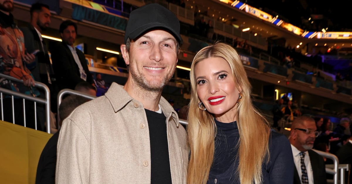 Ivanka und Jared wurden bei der Besichtigung von Villen an der Westküste ...